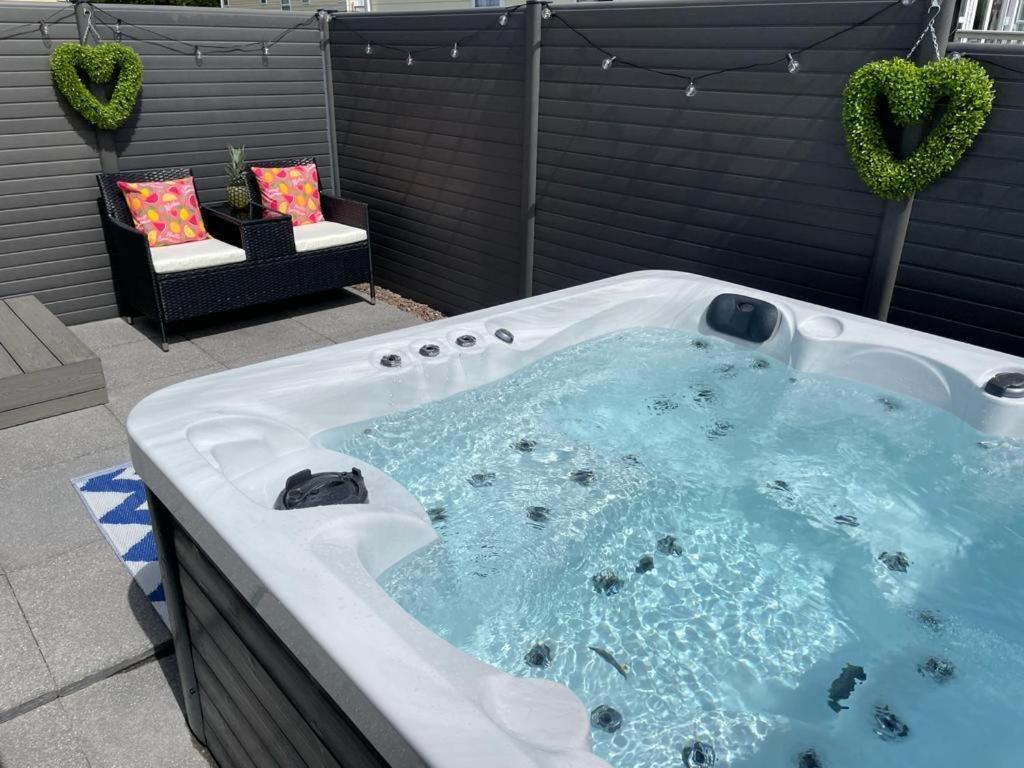 Hotel Hot Tub 9 The Fairways Alnwick Exterior foto